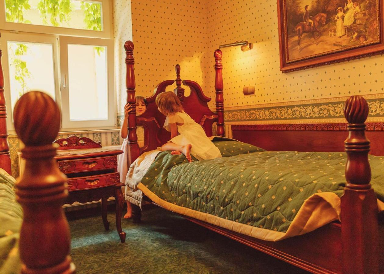 Hotel Memorial Terezín エクステリア 写真